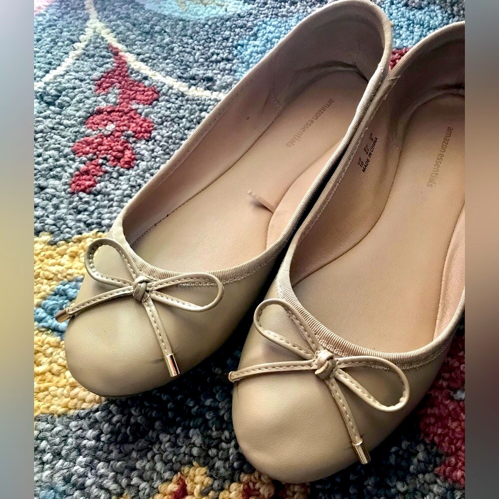 Beige & Gold Ballet Flats Pair Shoes with Bow Size 10 Amazon Essentials